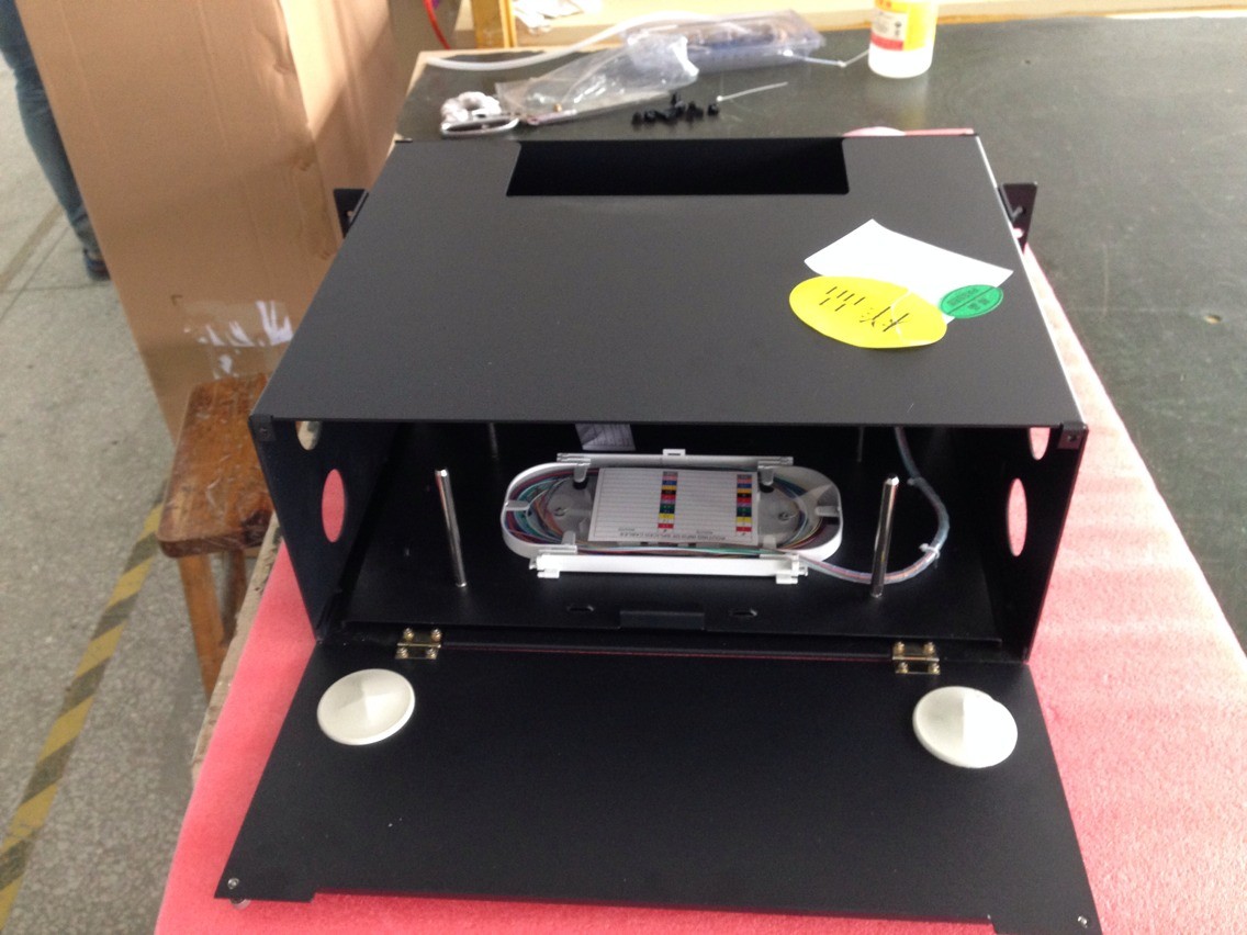 Fiber Optic Sliding type 144 ODF SC sliding type complete with SC/PC adaptor 144pecs only, 4U, with accessories , bared fiber protection tube and cassettes of 24core 6 pecs,19'&21'/ETSI fixing barckets