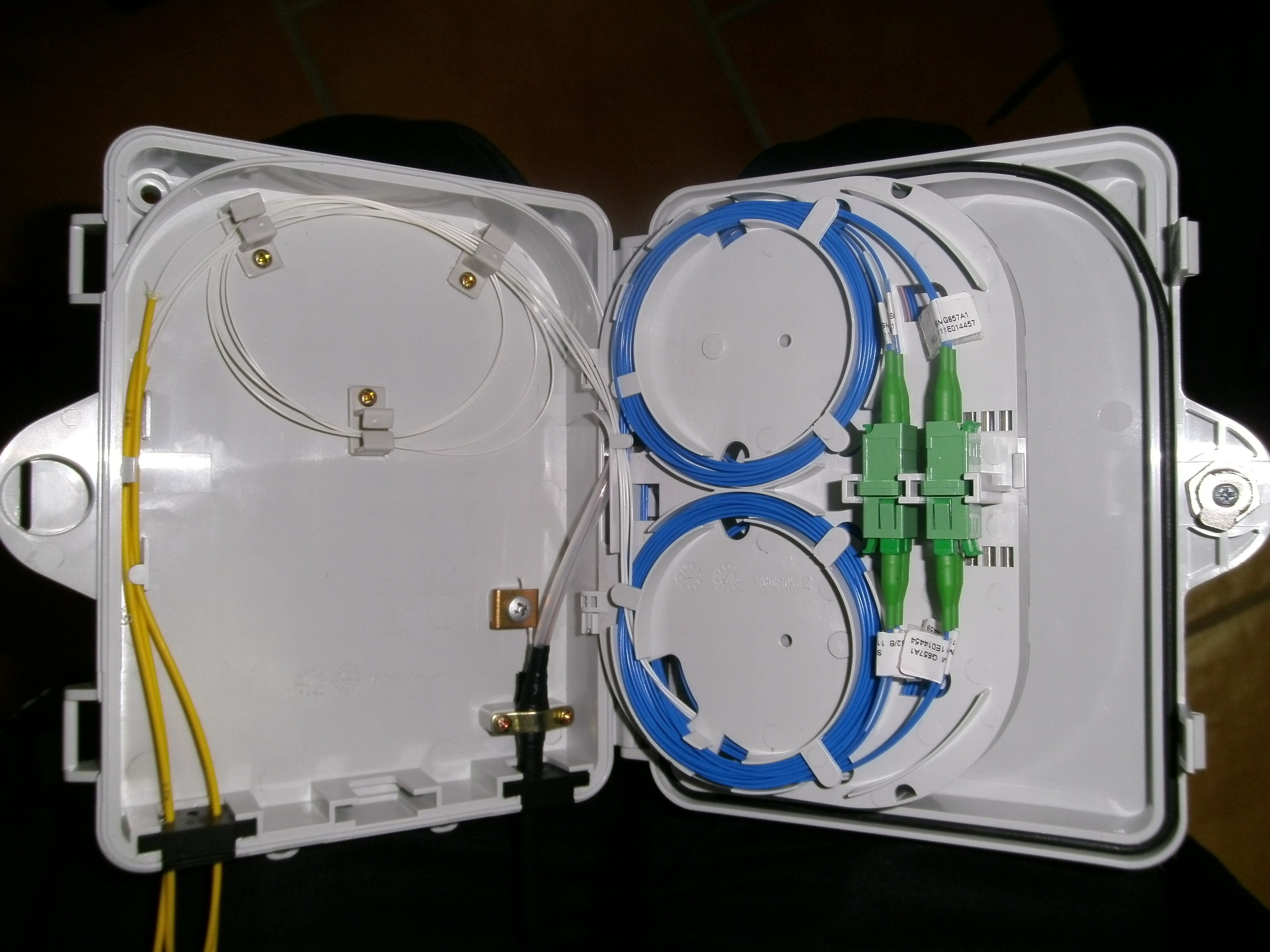 FTTH Fiber optic termination box LC DX SM 4 Ports