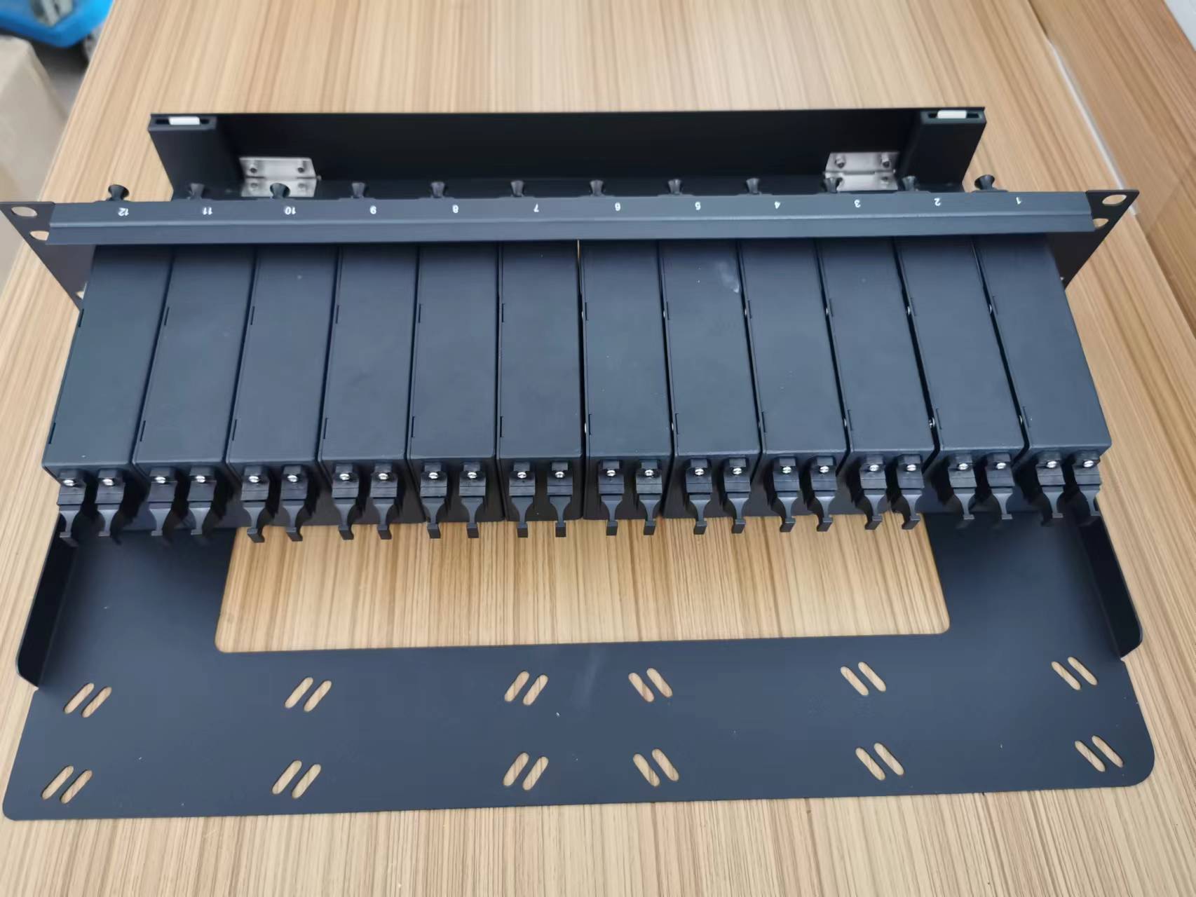 2U Rack Mount MPO To LC 288 Core HD Patch Panel
