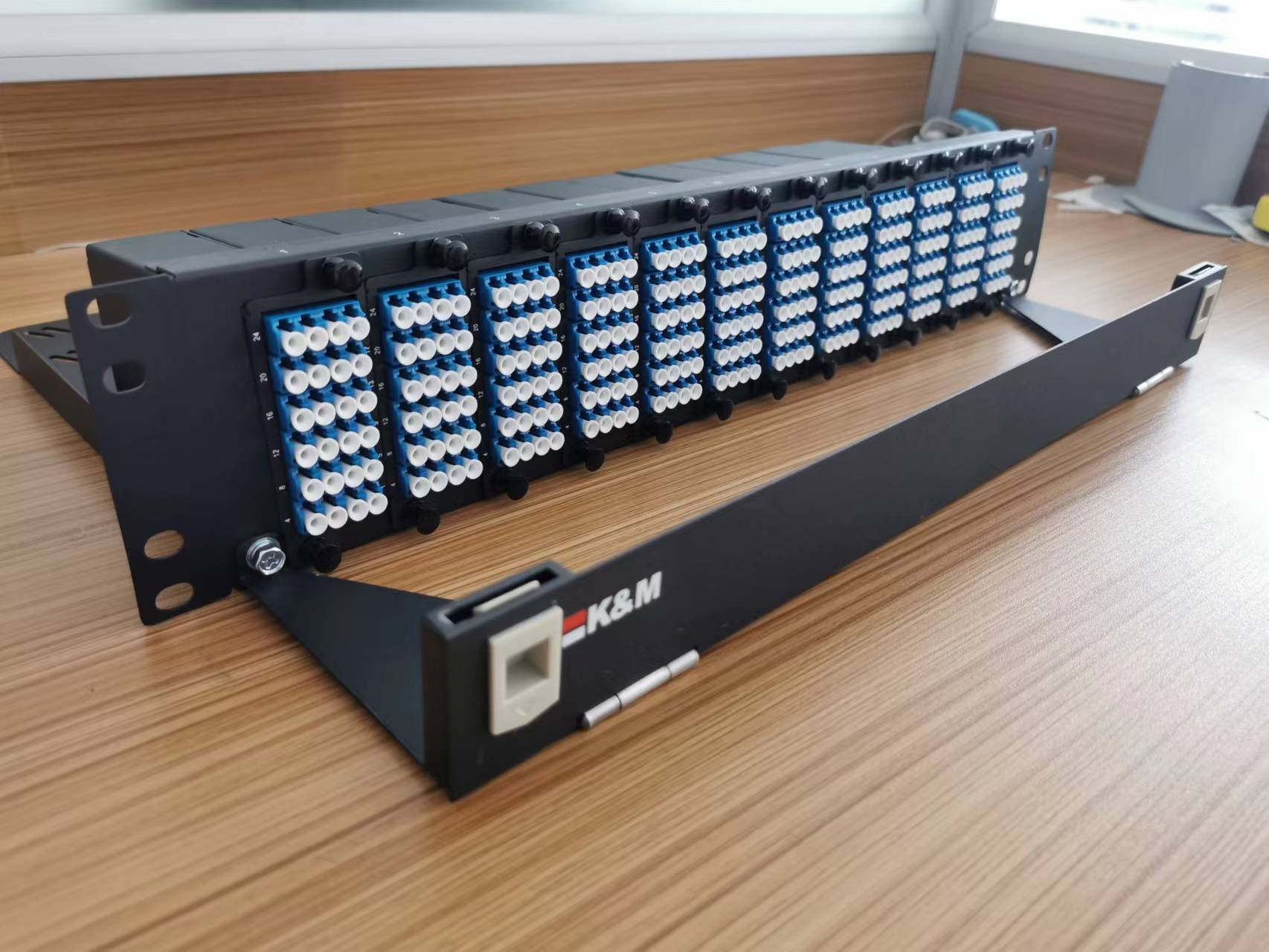 2U Rack Mount MPO To LC 288 Core HD Patch Panel