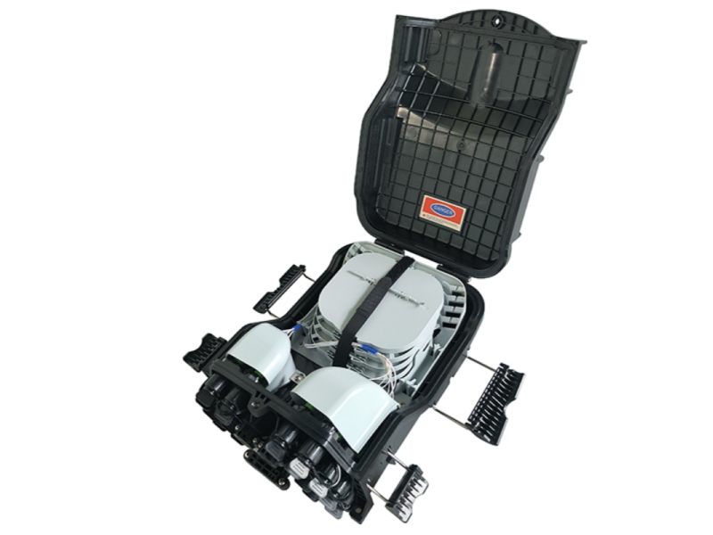 Outdoor pole-mounted installation of 16-core fiber optical terminal